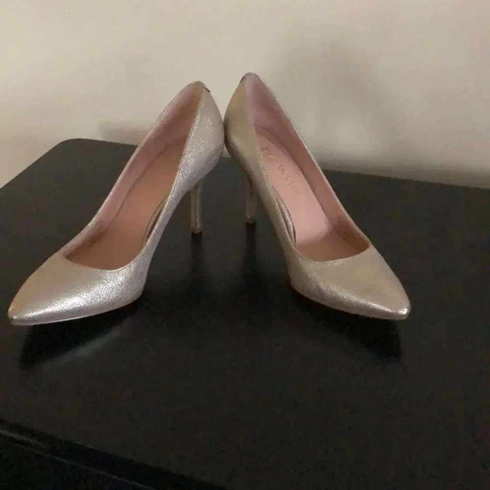 Enzo Angiolini Call Me gold leather grainy pumps heels sz 9M